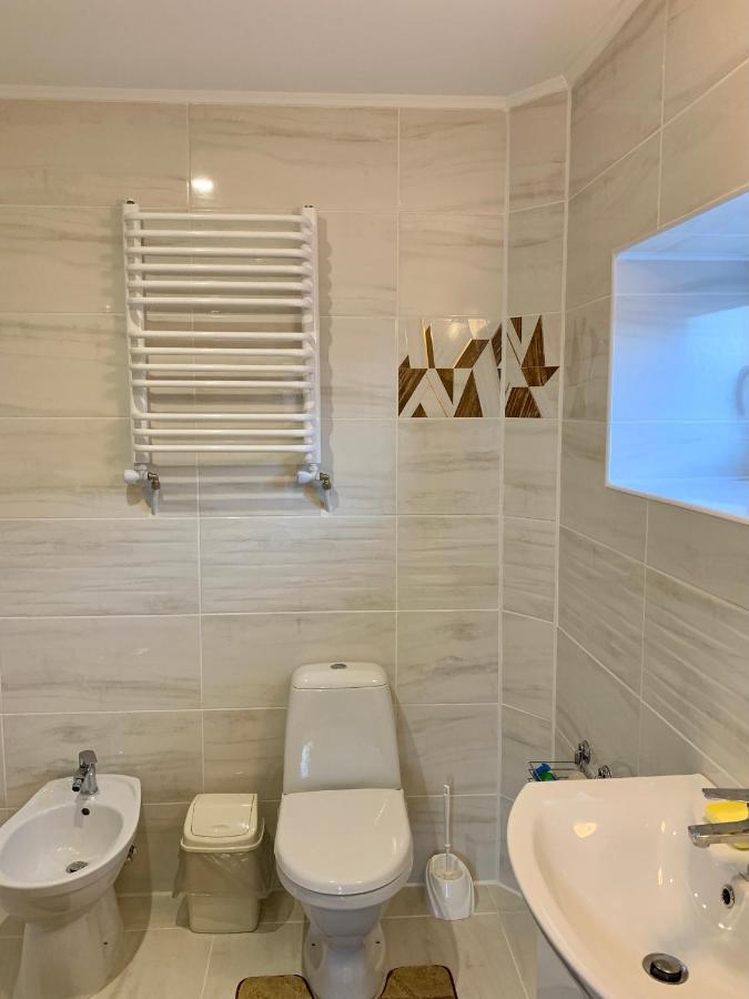 Underhills House Apartment Yaremche Bagian luar foto