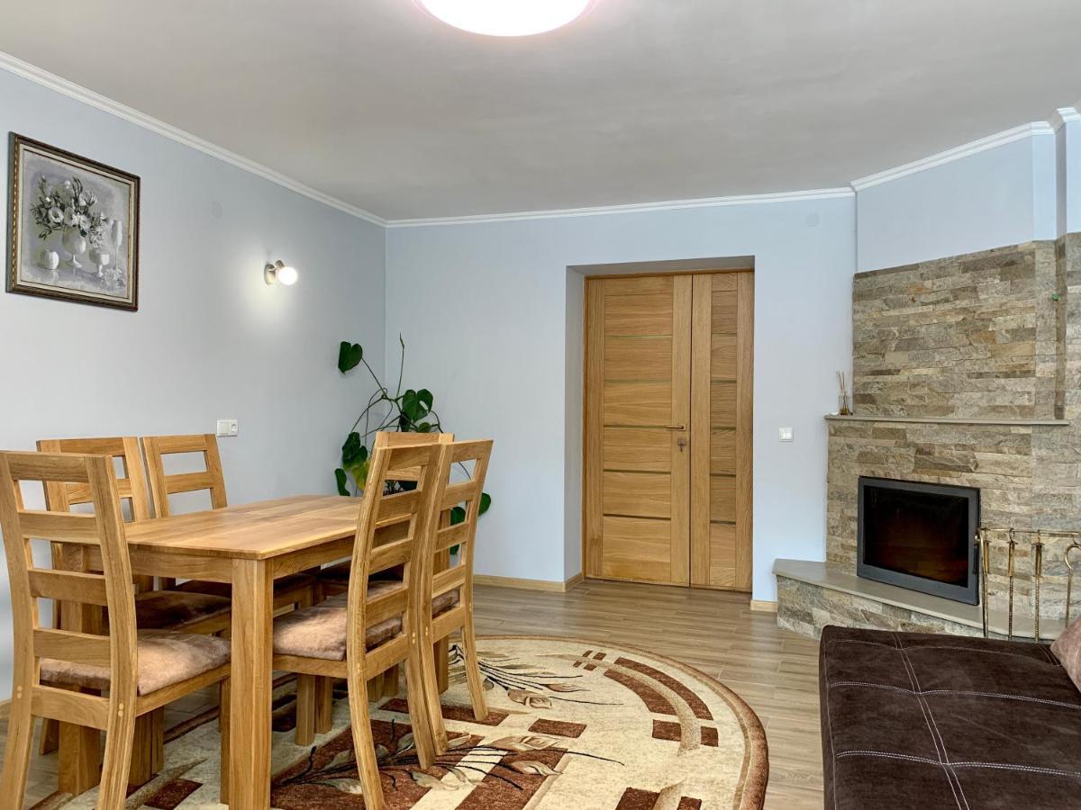 Underhills House Apartment Yaremche Bagian luar foto